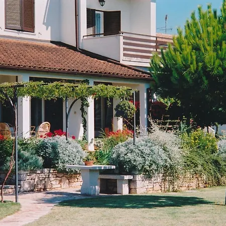 Luxurious Villa In Porec With Swimming Pool And Whirlpool 빌라 포레치