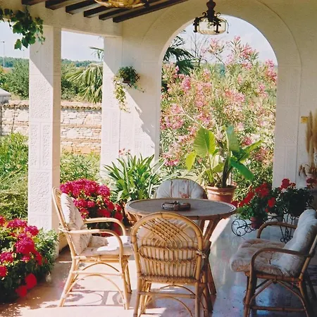 Luxurious Villa In Porec With Swimming Pool And Whirlpool 빌라 포레치