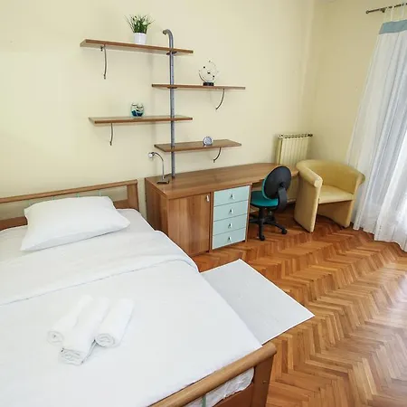 Luxurious Villa In Porec With Swimming Pool And Whirlpool 포레치