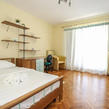 빌라 Luxurious Villa In Porec With Swimming Pool And Whirlpool 포레치
