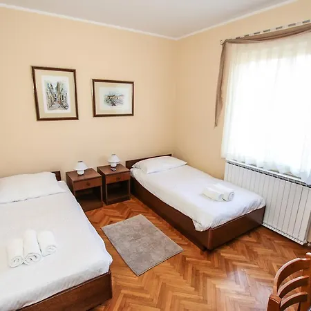 Luxurious Villa In Porec With Swimming Pool And Whirlpool 빌라 포레치
