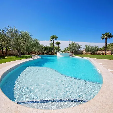 Luxurious Villa In Porec With Swimming Pool And Whirlpool *