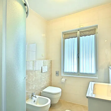 Luxurious Villa In Porec With Swimming Pool And Whirlpool * Poreč