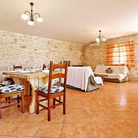 Holiday home David Tinjan