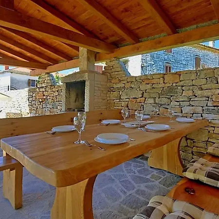 David Holiday home Tinjan