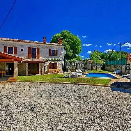 David Holiday home Tinjan