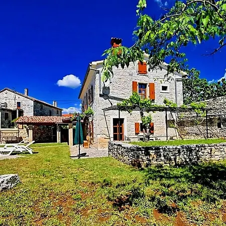 Holiday home David *